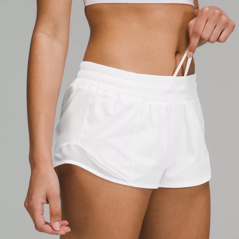 Lululemon White Speed Up Shorts 2.5 size 6